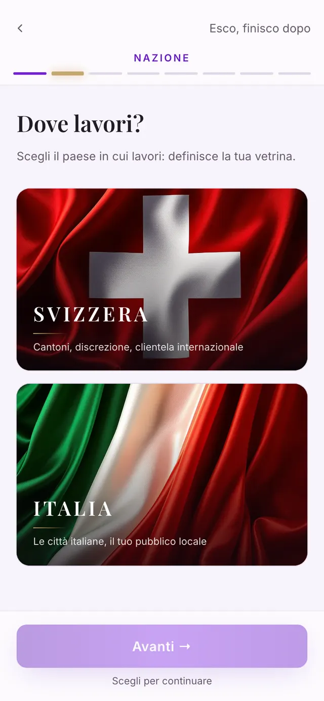 Il passo della nazione: due carte, Svizzera e Italia, e il pulsante ancora spento con la scritta che invita a scegliere.