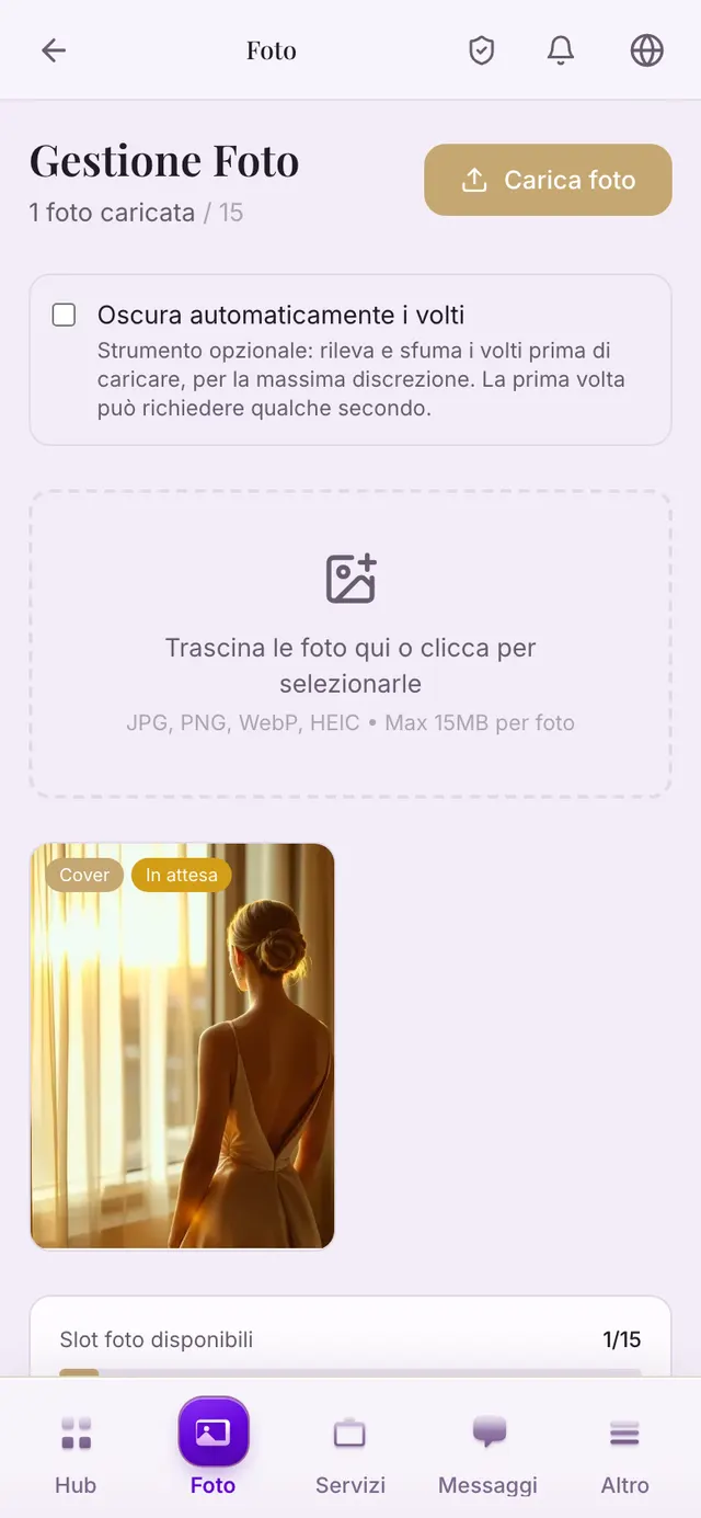 La pagina delle foto con la prima immagine caricata e visibile nella griglia.