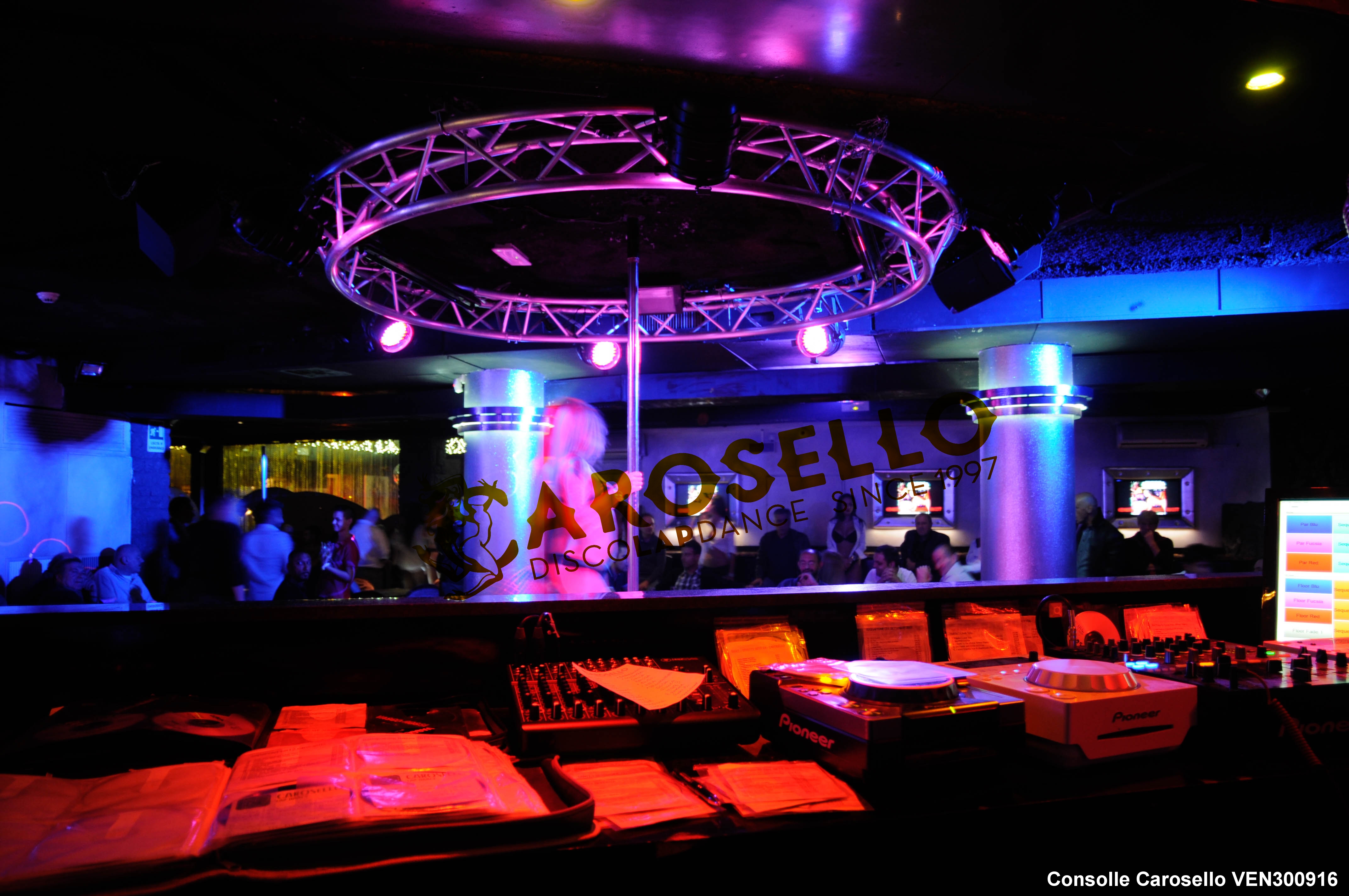 IL CAROSELLO night club/ lap dance