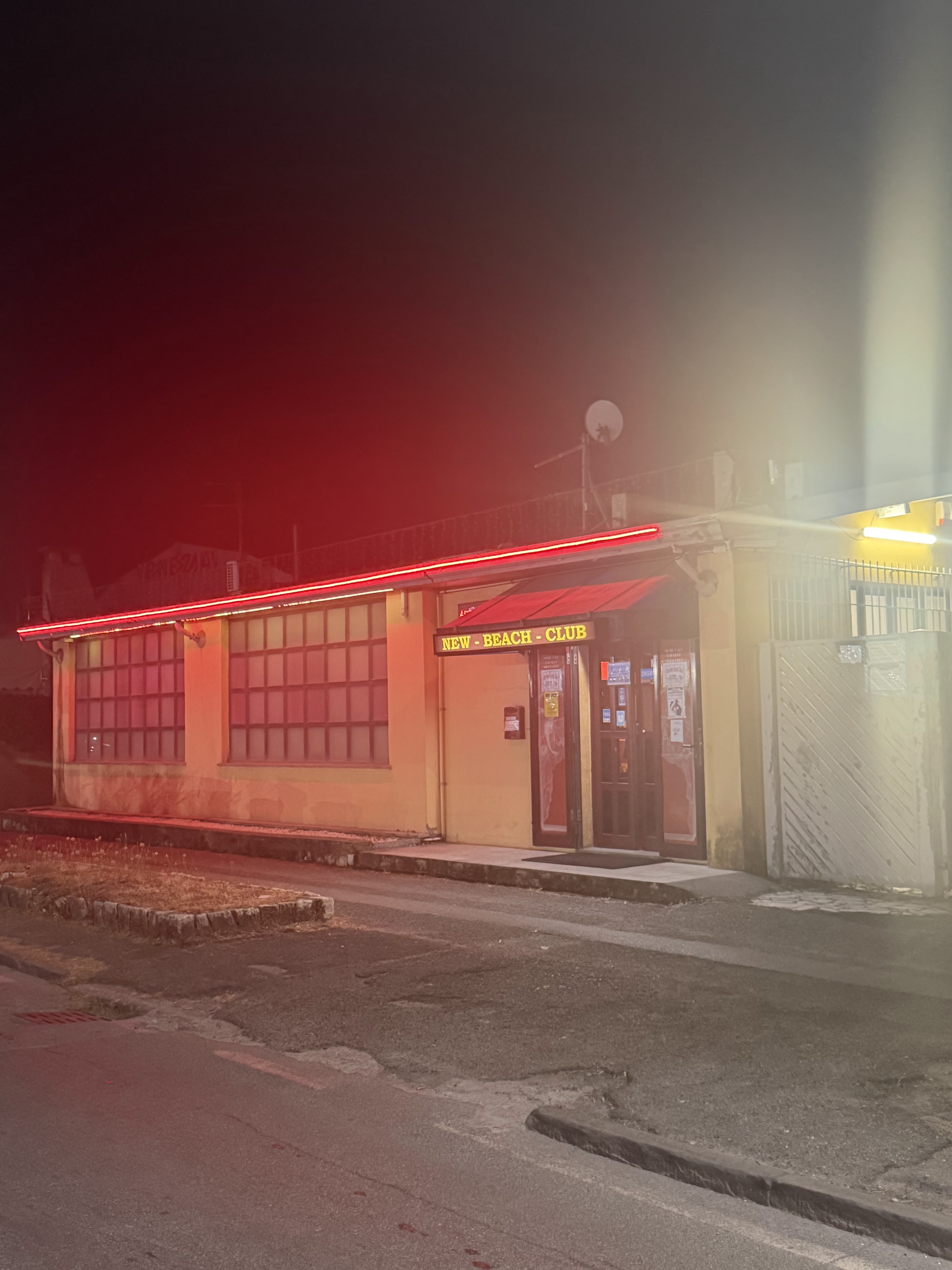 THE NEW BEACH CLUB