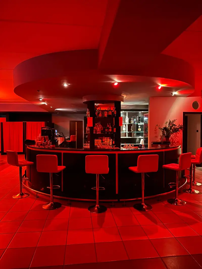 LA NUIT night club