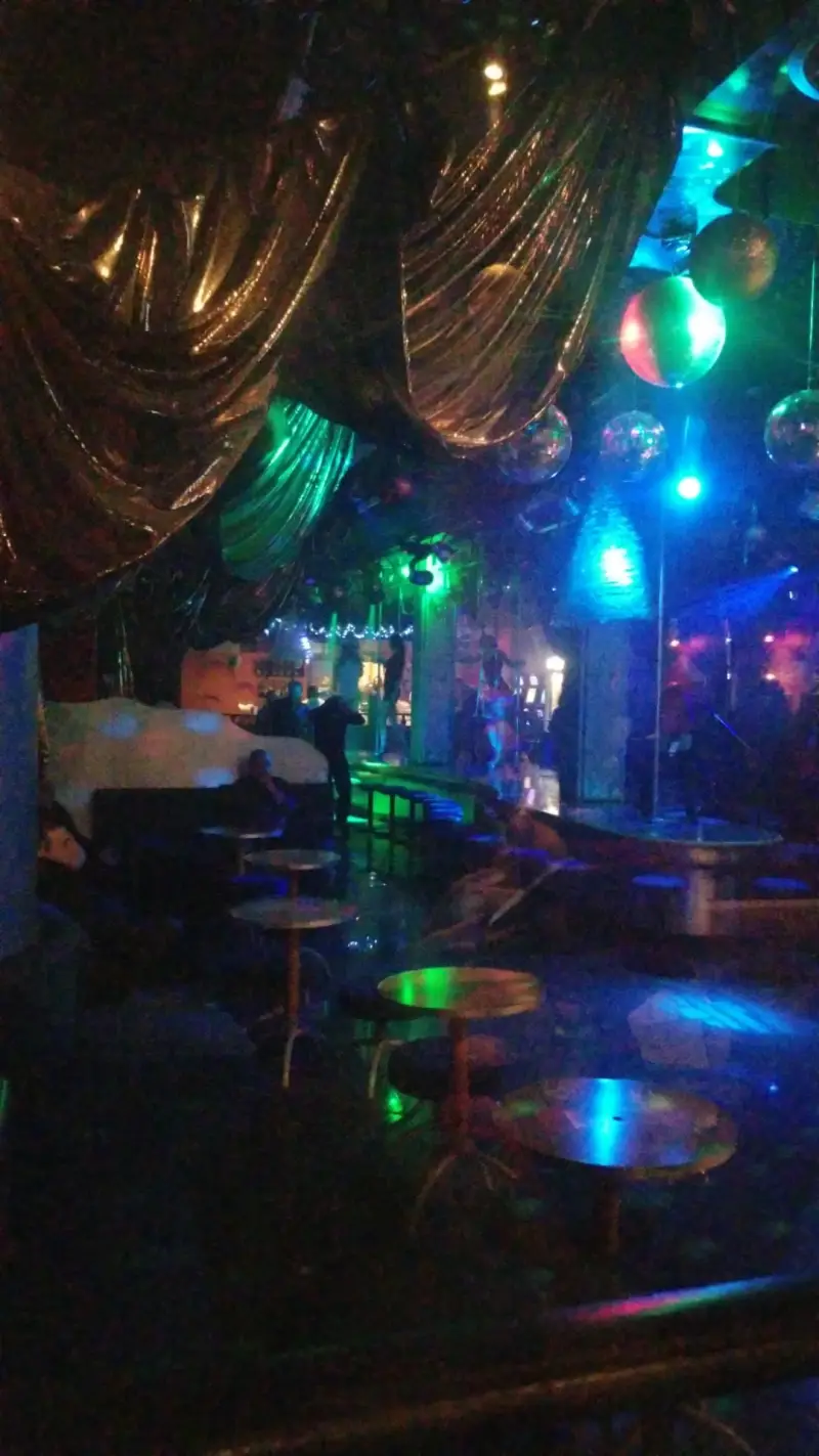 LIFE lap dance