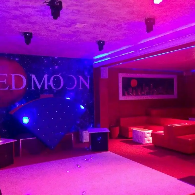 Red Moon Night Club Lap Dance