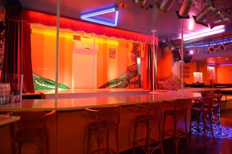 MAXIM Topless bar